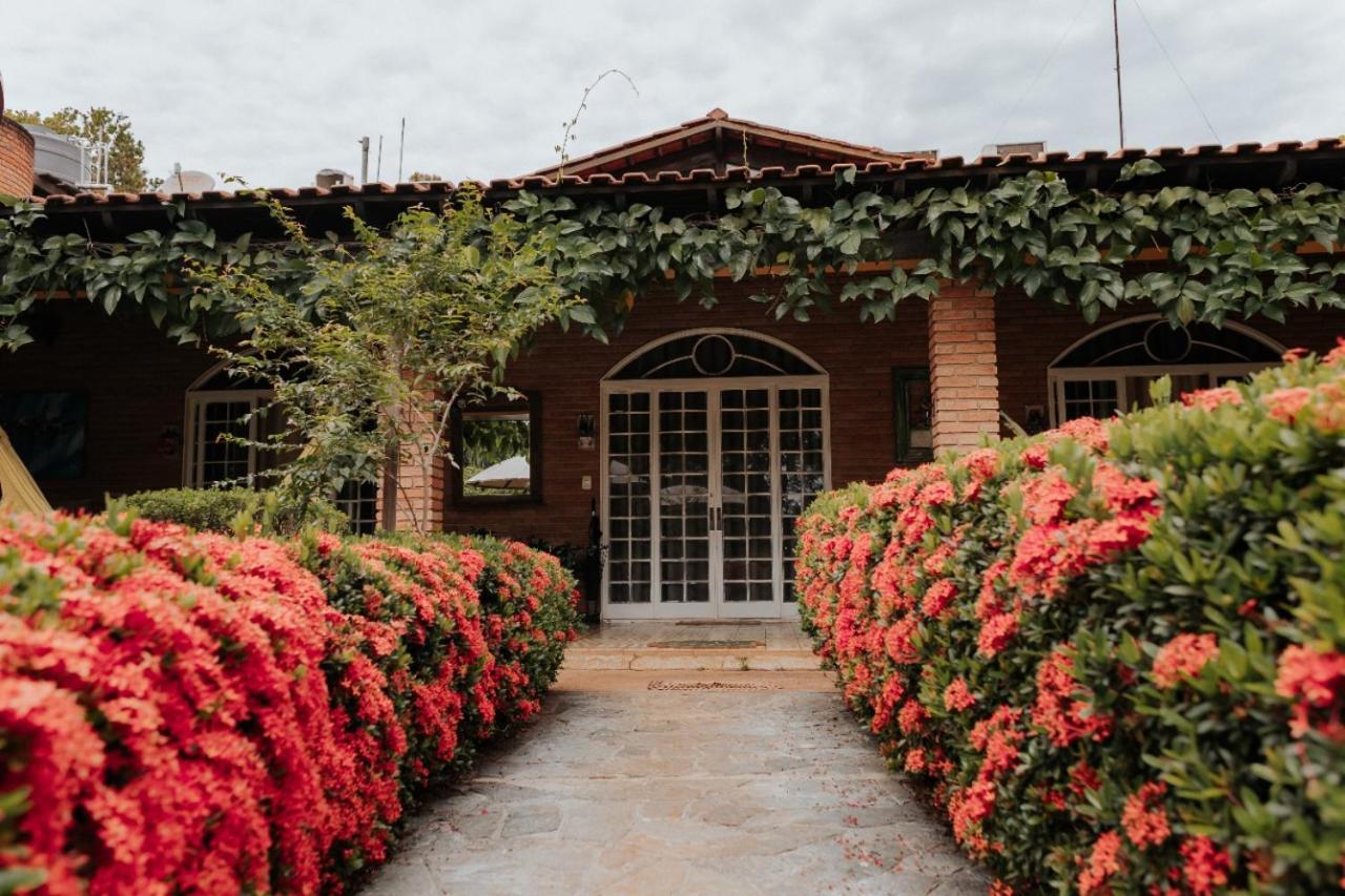 Hotel Pousada Chale Das Flores Sertaozinho Bagian luar foto
