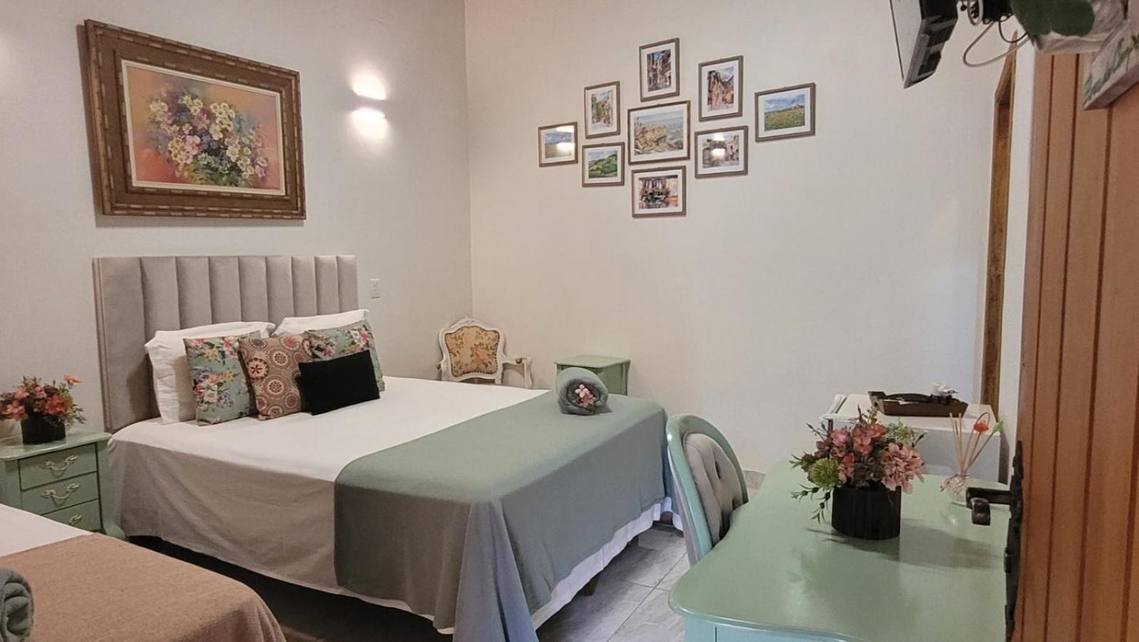 Hotel Pousada Chale Das Flores Sertaozinho Bagian luar foto