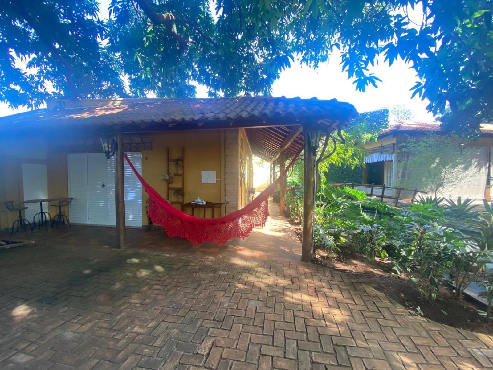 Hotel Pousada Chale Das Flores Sertaozinho Bagian luar foto