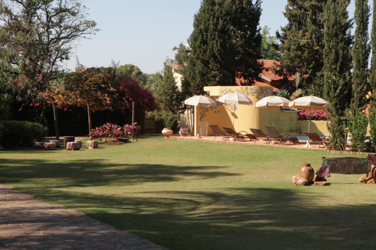 Hotel Pousada Chale Das Flores Sertaozinho Bagian luar foto