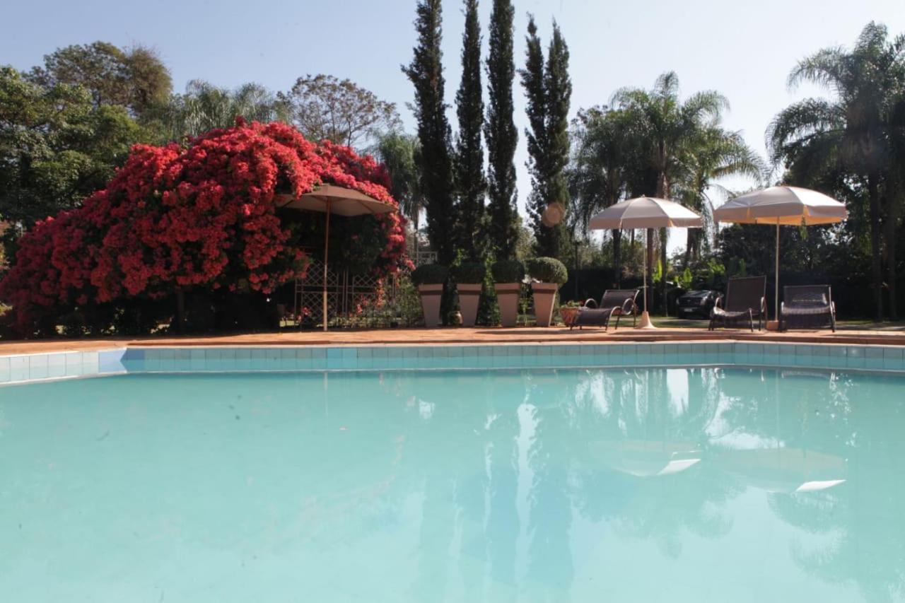 Hotel Pousada Chale Das Flores Sertaozinho Bagian luar foto