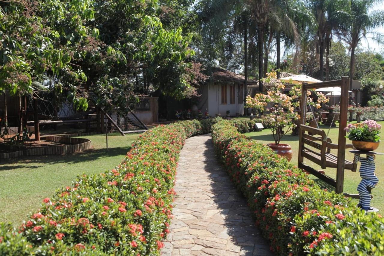 Hotel Pousada Chale Das Flores Sertaozinho Bagian luar foto