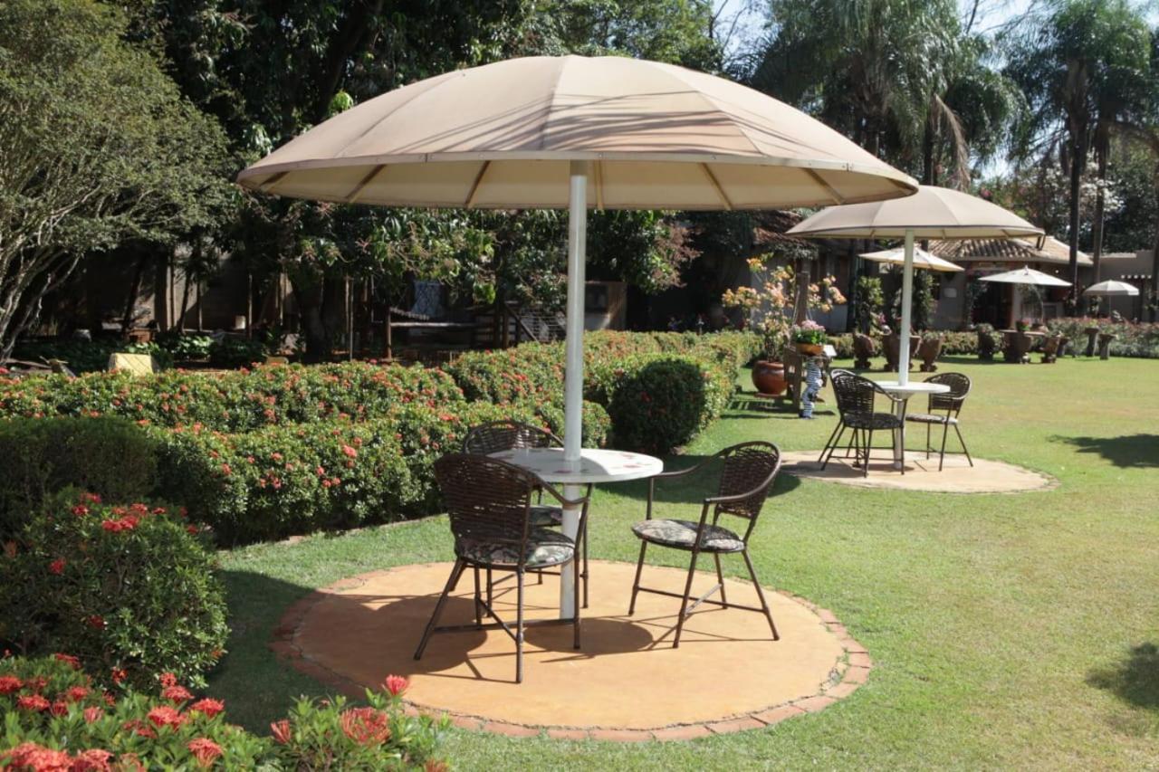 Hotel Pousada Chale Das Flores Sertaozinho Bagian luar foto