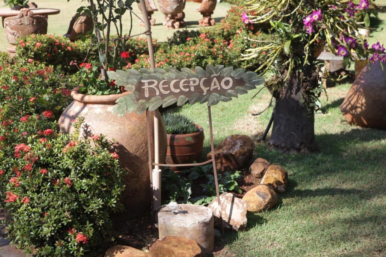 Hotel Pousada Chale Das Flores Sertaozinho Bagian luar foto